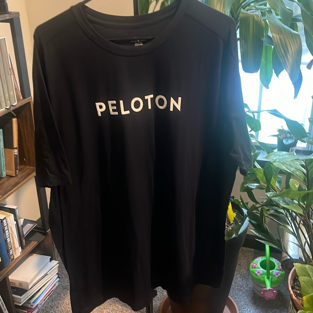 Men’s Peleton tshirt